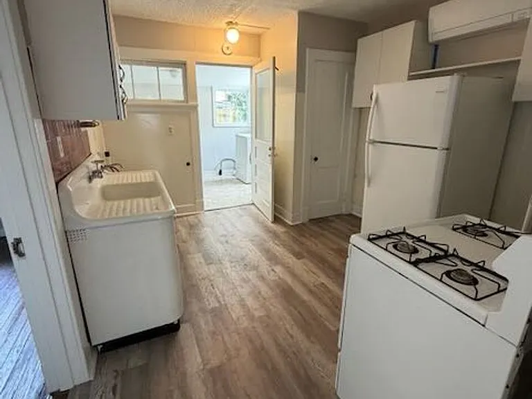 3438 Parkwood Ave — Photo 8