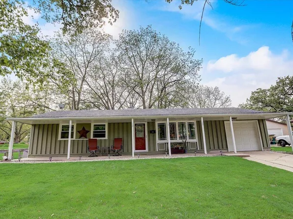 906 East STREET, Fort Atkinson, WI 53538