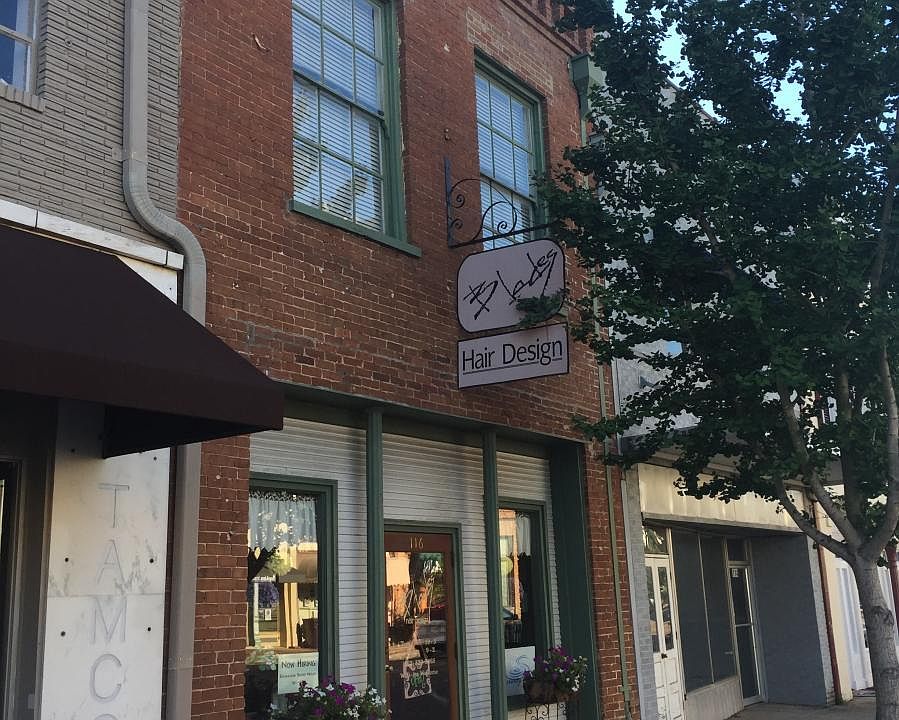 Apartment above Blades Hair Design