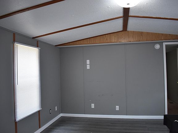 3rd image of 109 Embert Ln Trlr 3