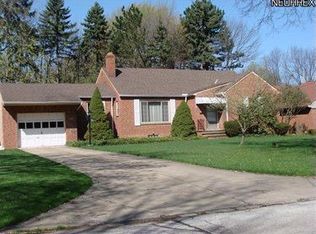924 Stuart Dr, South Euclid, OH 44121