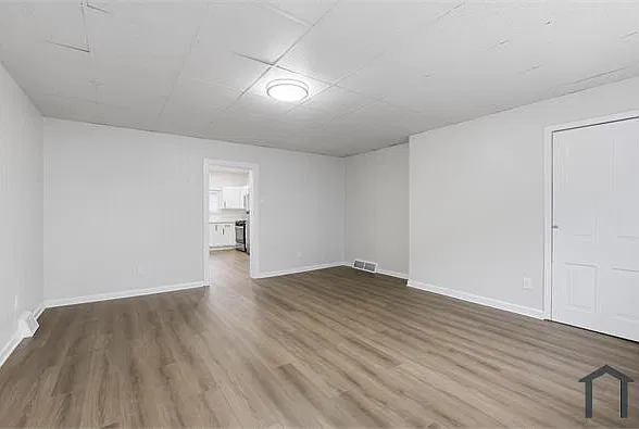 3 bed, 1190 sqft, $2,000 — Photo 3