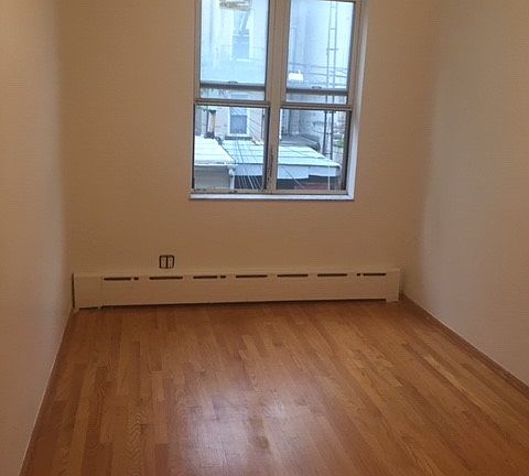 5th image of 676 Humboldt St #2