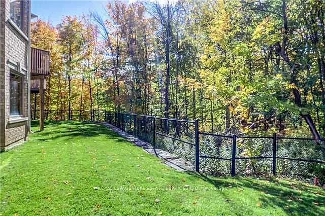 2366 Chateau Cmn — Photo 24