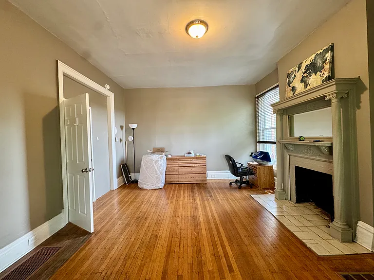 1749 Crafton Blvd #1 — Photo 2