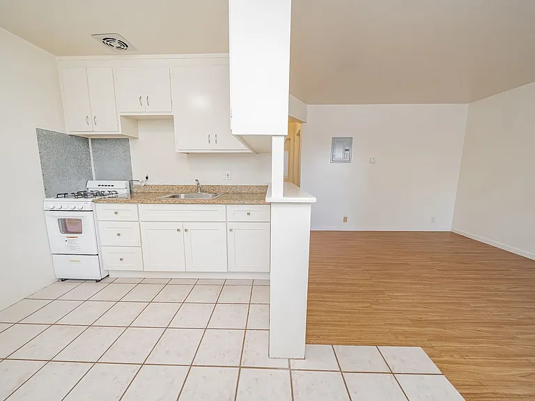 1734 Blake Street — Photo 4