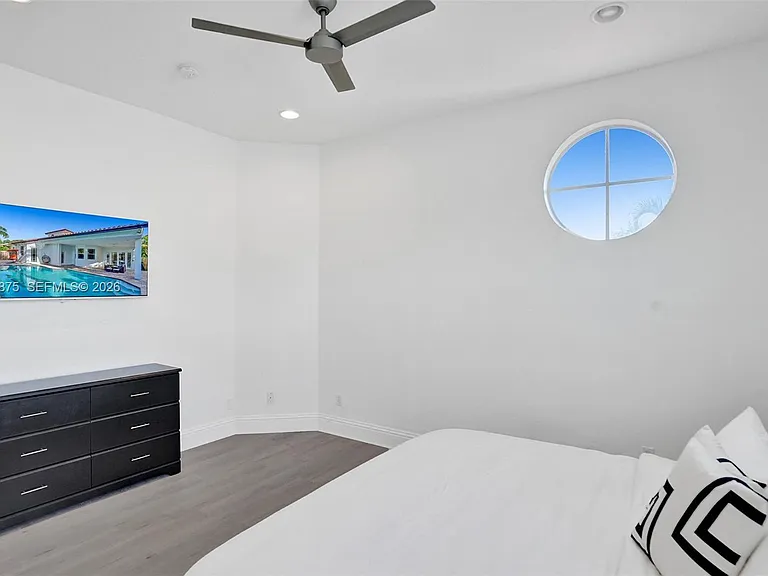 1207 SW 21st St — Photo 36