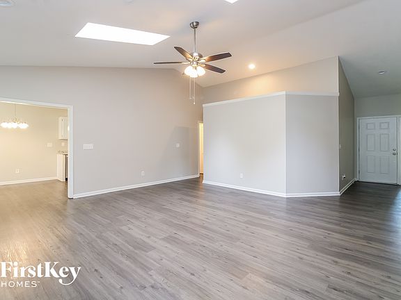 2nd image of 5802 Chinaberry Pl