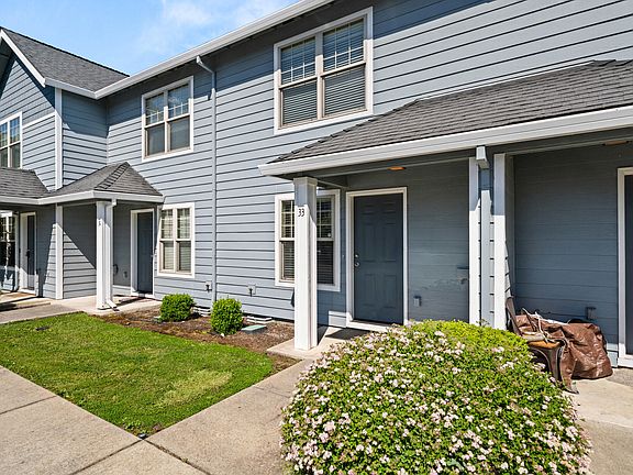 3rd image of 450 Midway Rd Unit 33