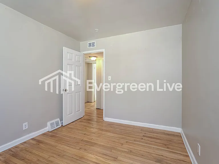 2935 Trent St — Photo 9