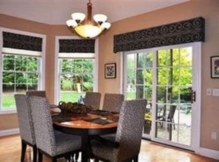 18295 Hearthstone Ln, Chagrin Falls, OH 44023