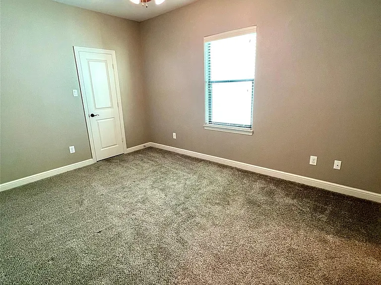 1818 Edwards St — Photo 18
