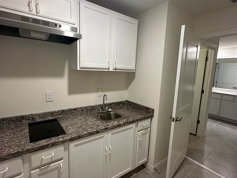 498 Hallcrest Ave — Photo 7