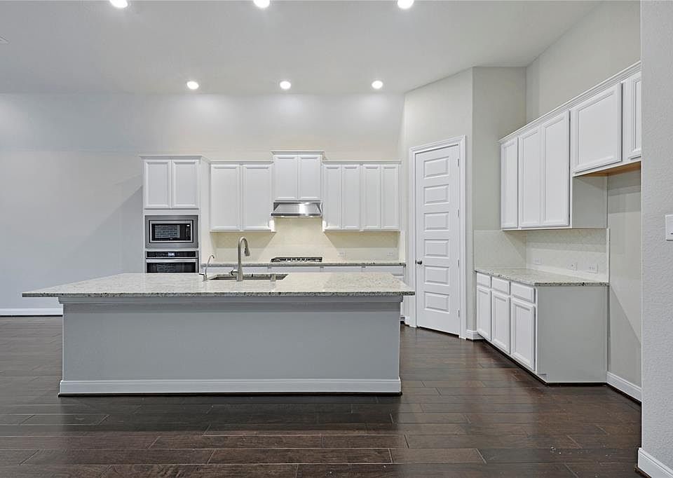 2nd image of 4038 Northern Spruce Dr