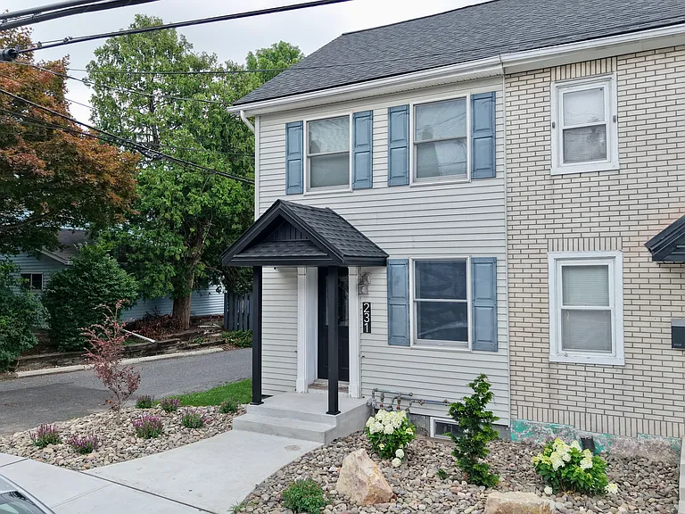 231 Church St #1 — Photo 2