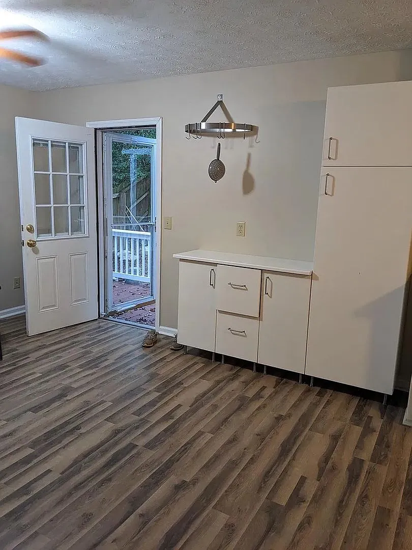 Room in 4 Bedroom Home at Karl Ct — Photo 4