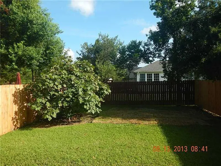 917 Milton St — Photo 13