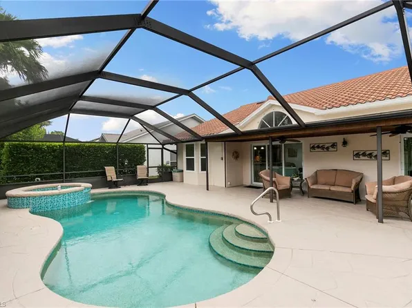 161 Saint James WAY, NAPLES, FL 34104