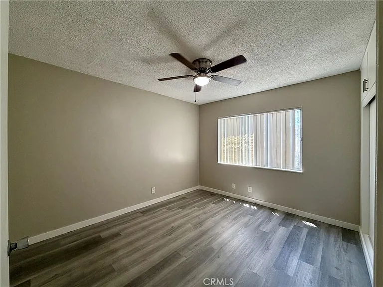 2309 Cedar Ave — Photo 8