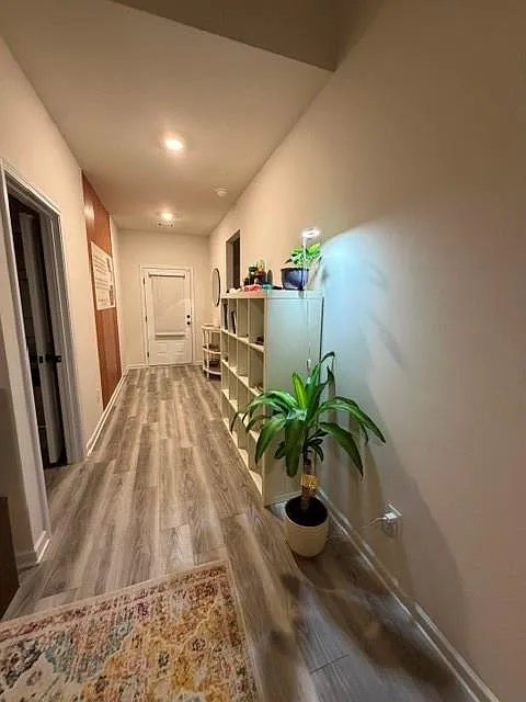 3 bed, 2.0 bath, 1852 sqft, $2,500 — Photo 3