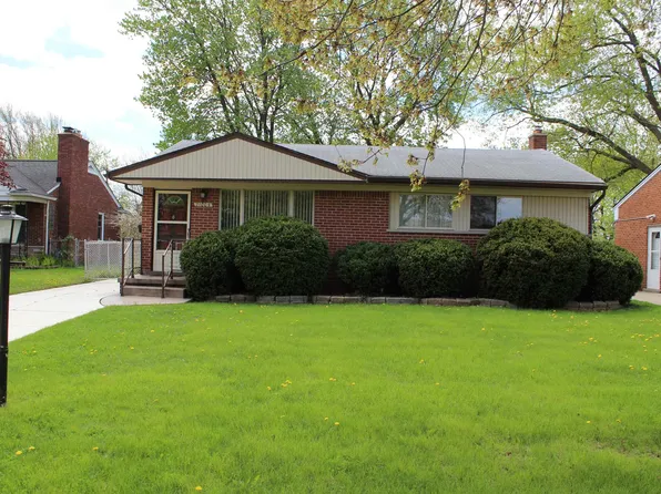 21004 Saint Gertrude St, Saint Clair Shores, MI 48081