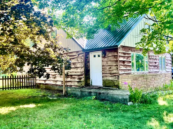 749 Wilson Rd, Spring Lake, MI 49456