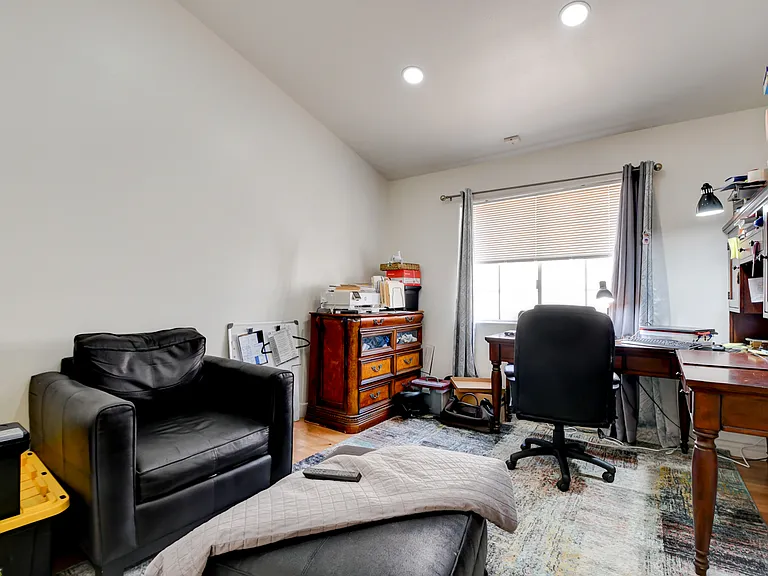 7365 Tamarind Ave — Photo 18
