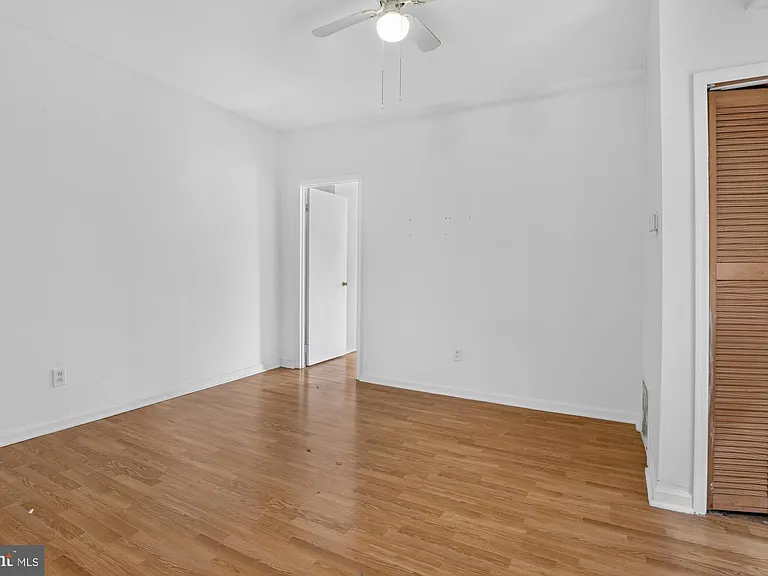 129 W Susquehanna Ave #2F — Photo 4