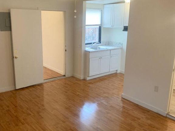 3rd image of 5517 Sierra Vista Ave #5515