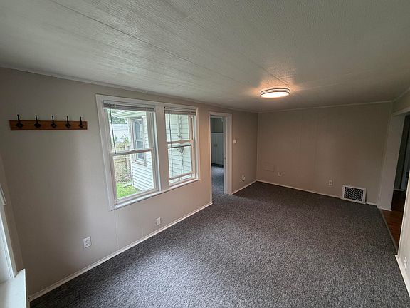 5th image of 931 Pomeroy St