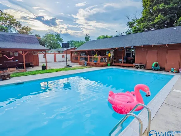 4708 Wheaton Ln NW, Huntsville, AL 35816