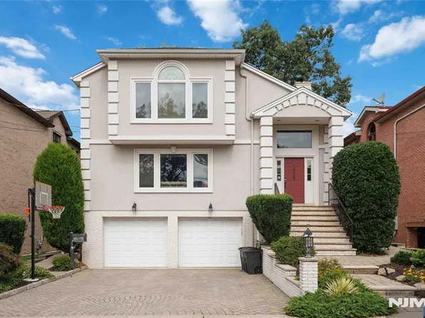 1235 Briar Way, Fort Lee, NJ 07024