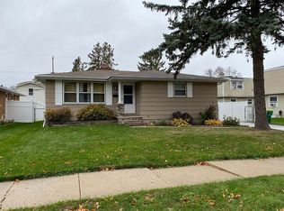 1229 Thrush St, Green Bay, WI 54303