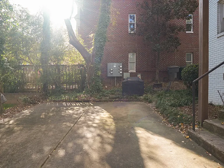 118 N Laurel Ave #2 — Photo 24