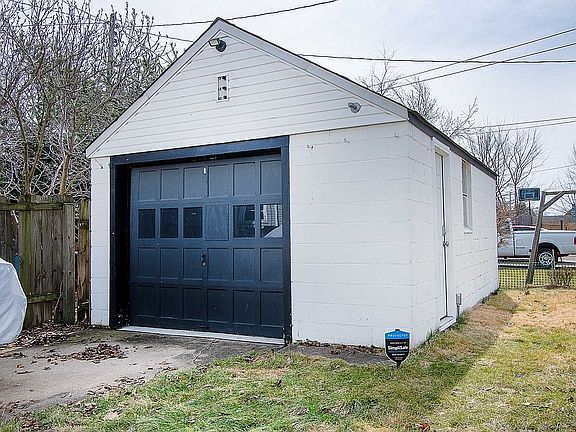 1-car garage