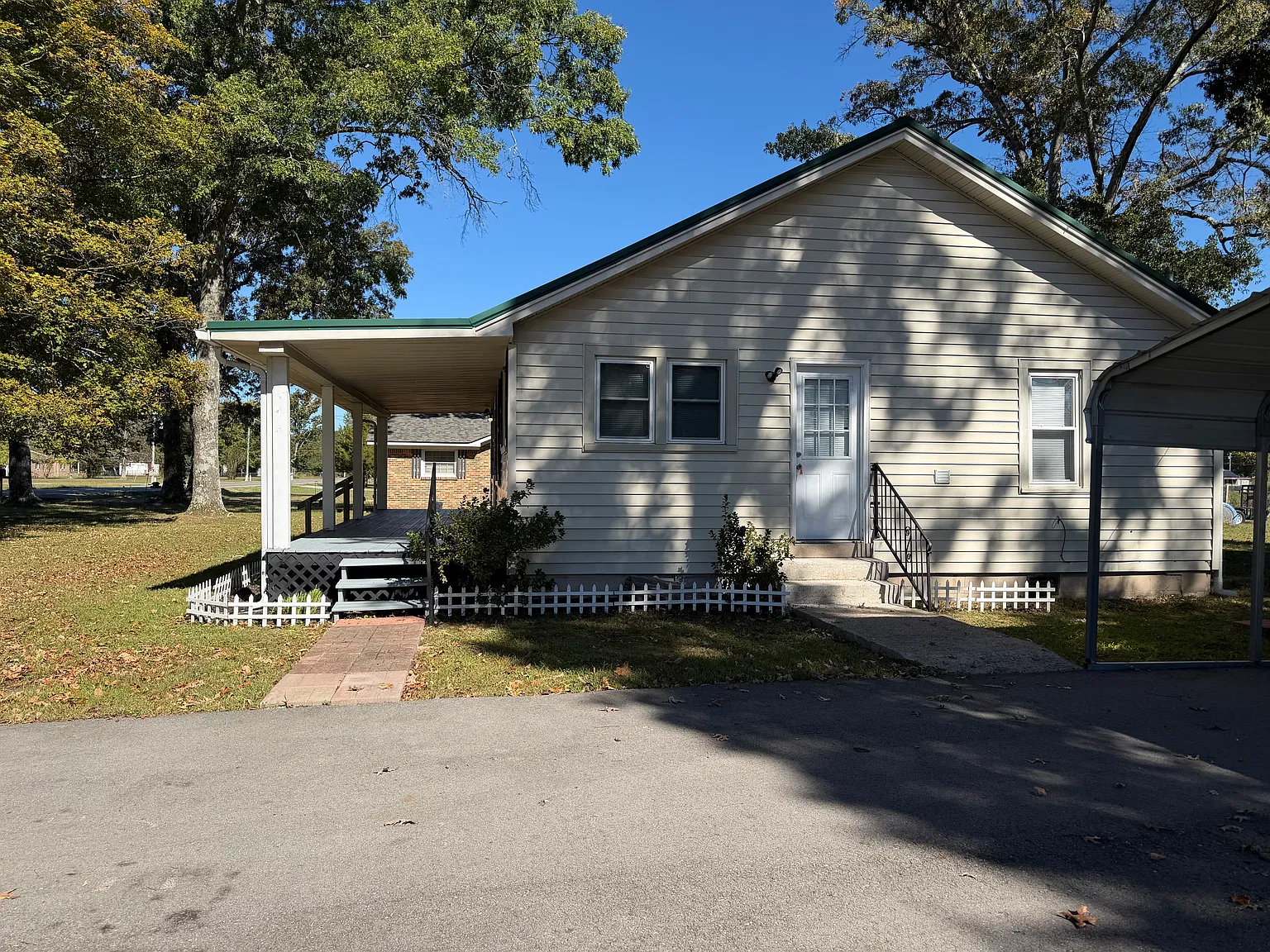 2 bed, 1000 sqft, $1,500 — Photo 3