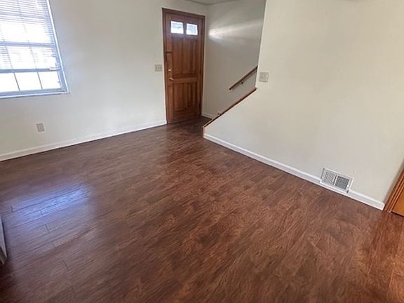 2nd image of 229 Whitestown Vlg APT D
