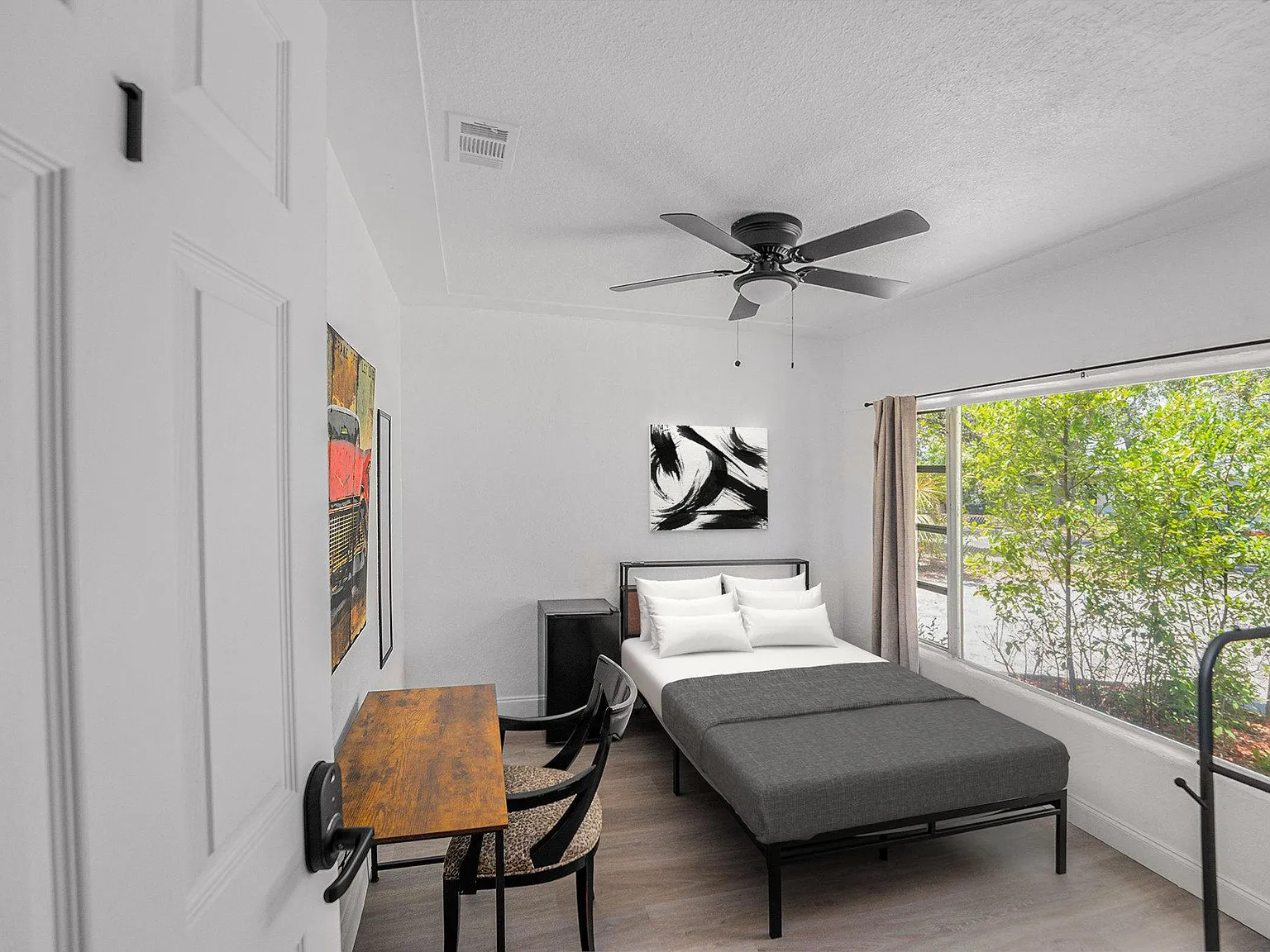 4 bed, 3.0 bath, 1748 sqft, $936 — Photo 1