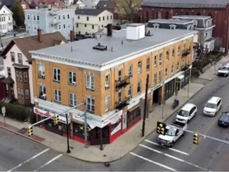 383 Haverhill St — Photo 3