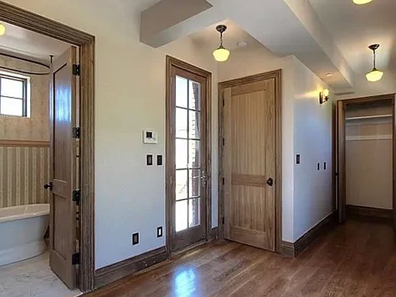 4th image of 279 Bedford Ave #5