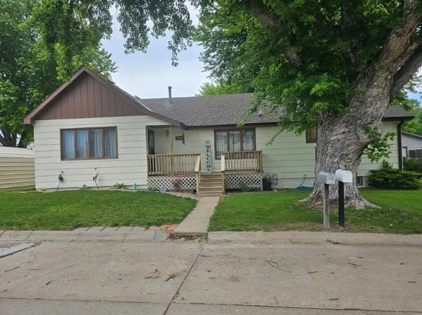 1925 Avenue A, Gothenburg, NE 69138