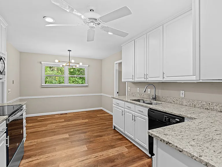 54 Morwood Ln — Photo 13