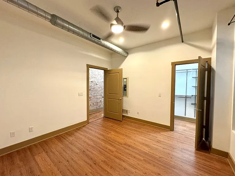 641 Walnut St Apartments — Photo 26