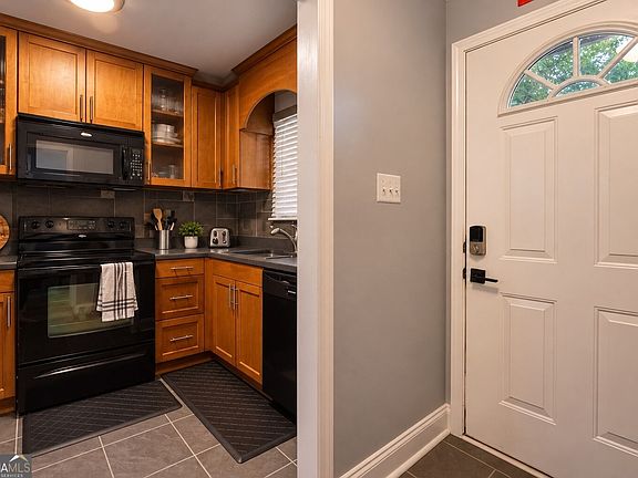 3rd image of 1055 Baxter St APT 406