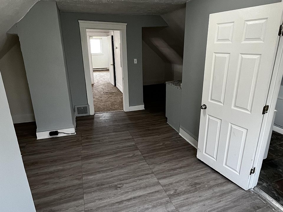 1st image of 11509 Whitmore Ave #3