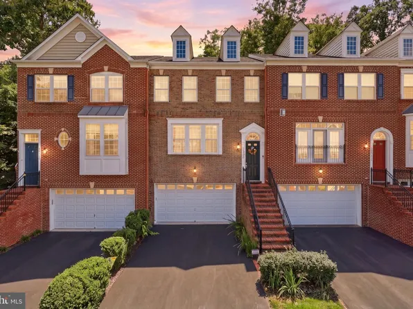 20200 Center Brook Sq, Sterling, VA 20165