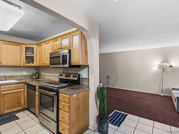 3rd image of 3215 44th St Unit 9