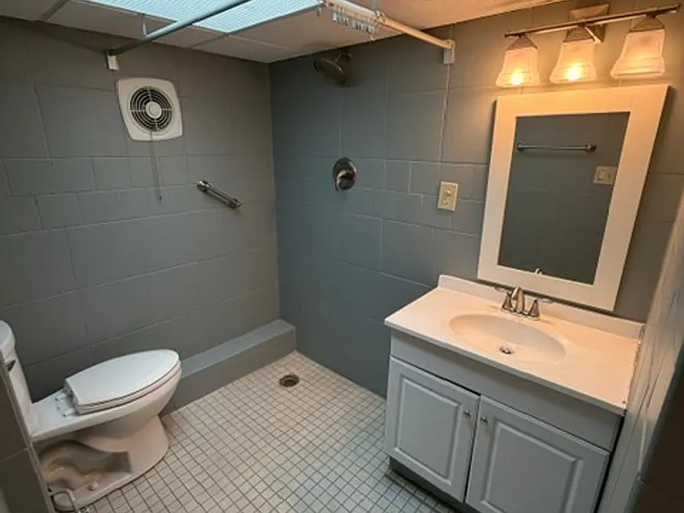 905 Riverside Dr — Photo 24