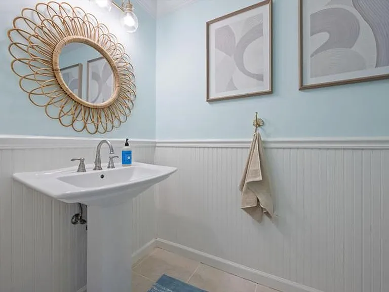 148 Scarborough Ter — Photo 17