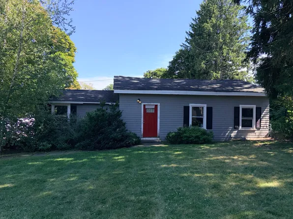 110 River St, Hudson, MA 01749